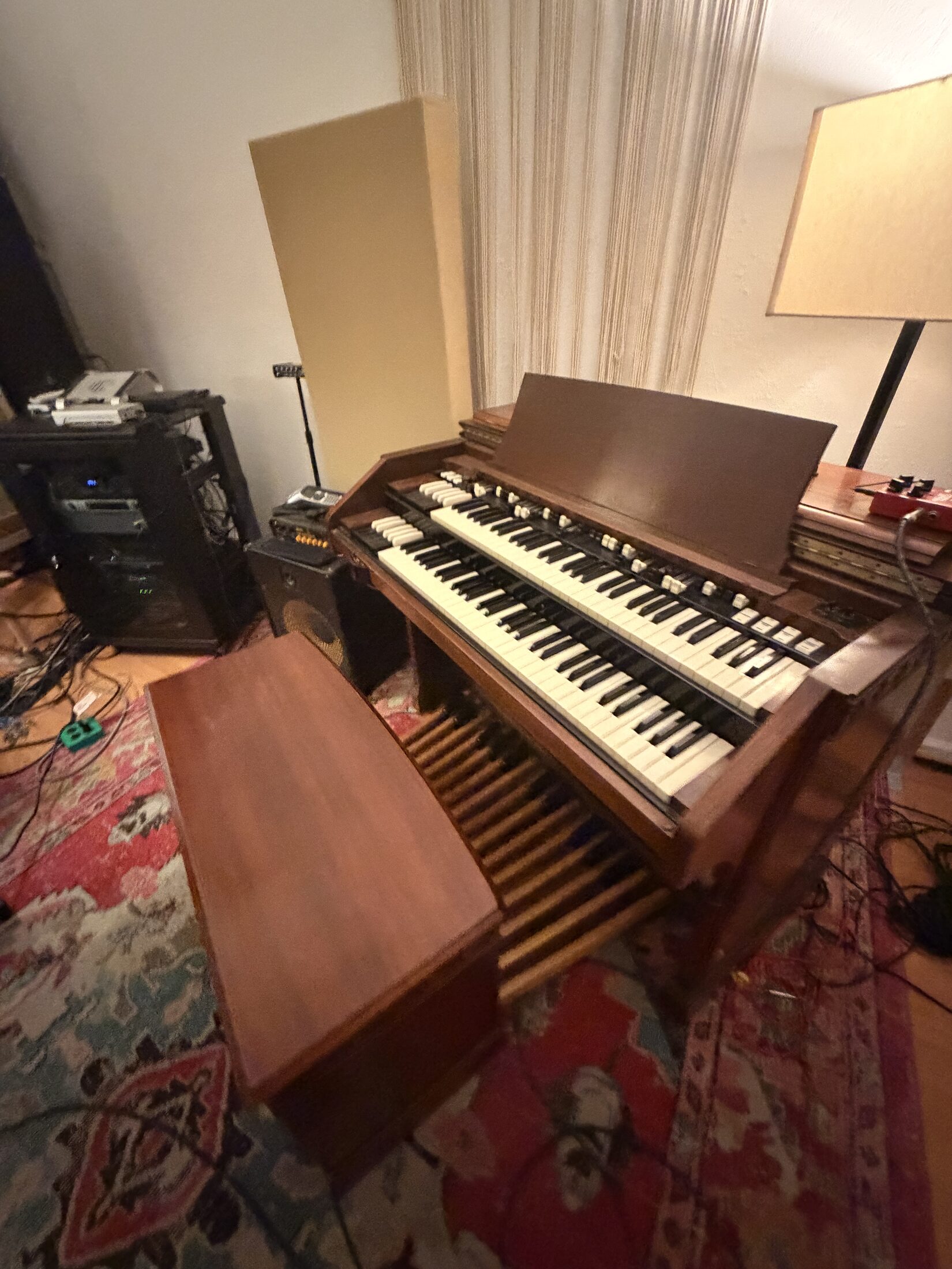 Close up of the vintage Hammond C3 organ keys