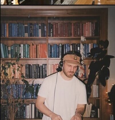 Phil Smith DJing